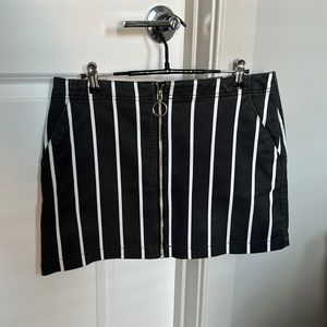 Volcom Mini Skirt - Size M/8
